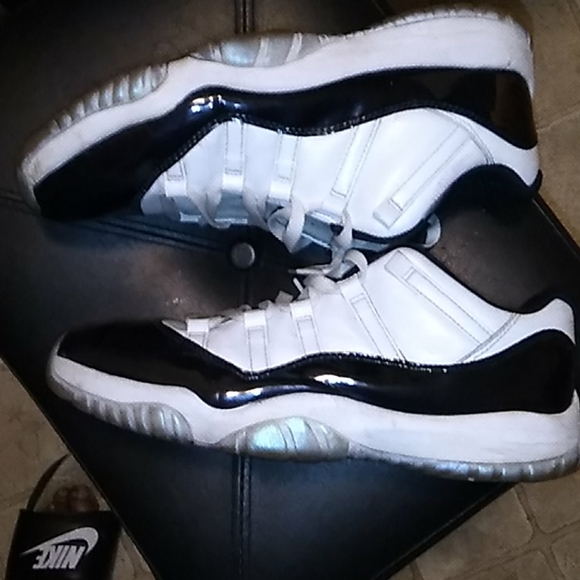 Shoe - Picture 3 of 4